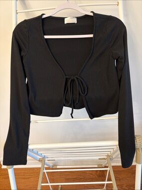 Ribbed Tie-Front Cropped Long-Sleeve Top - Black